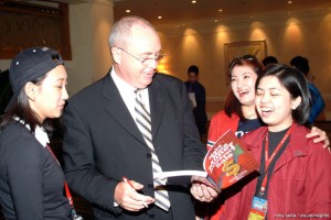Colin Pearce Signs books